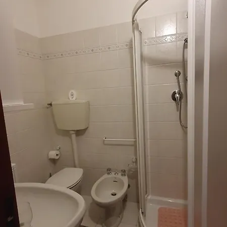 מלון Casa Al Mare Lorenza ונטימיגליה